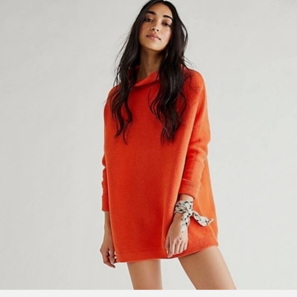 🆕 Free People
Ottoman Slouchy Tunic
Color Cherry Tomato
Womens Size XL - Picture 6 of 14